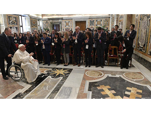 Popiežius: Dievas neprilygstamai gerbia kiekvieną žmogų